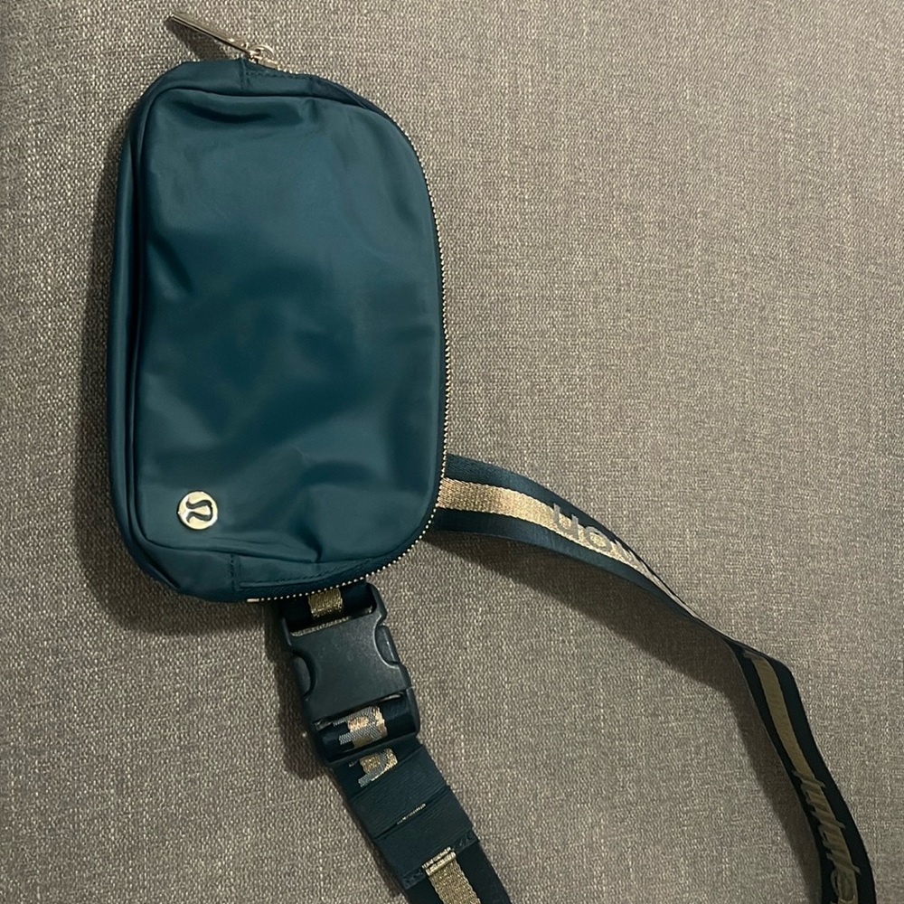 Lululemon belt bag 1L